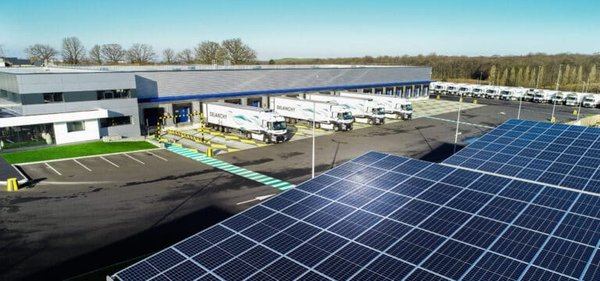 Panneaux solaires pour les professionnels : quelle utilisation ?