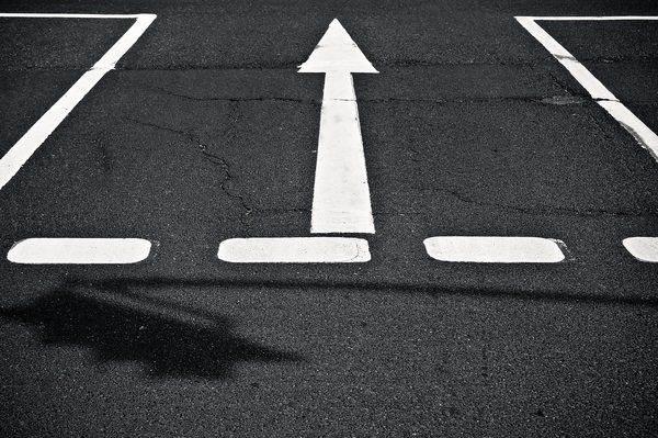 Ylon : votre partenaire de confiance pour un marquage au sol de qualité